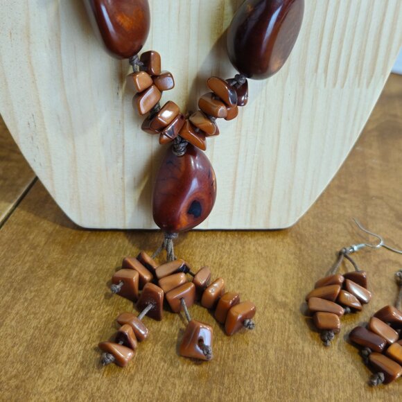 Earth Toned Mixed Material Necklace - Picture 9 of 10
